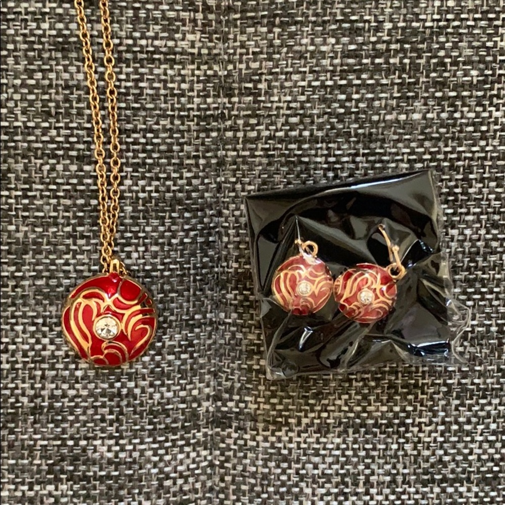 Gold/red silver rhinestone earrings and necklace